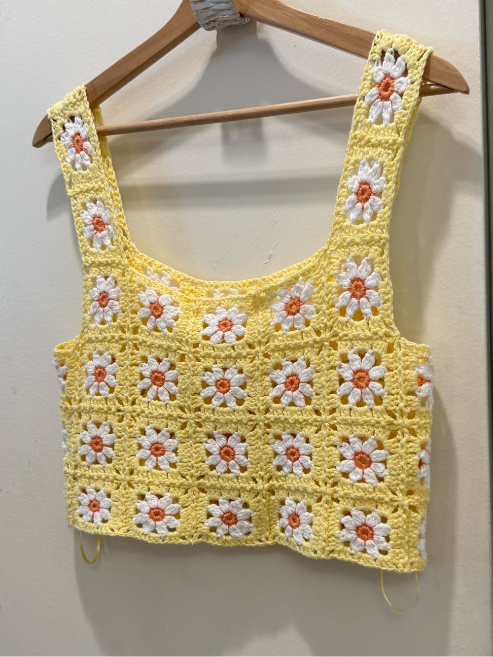 New Altar’s State Yellow Crocheted Daisy Crop Tank Top small - Picture 10 of 10